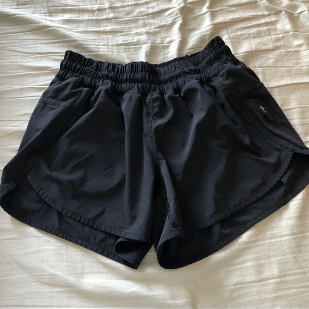 ✨Lululemon Tracker Short IV 4” 2-Way Stretch NWOT✨